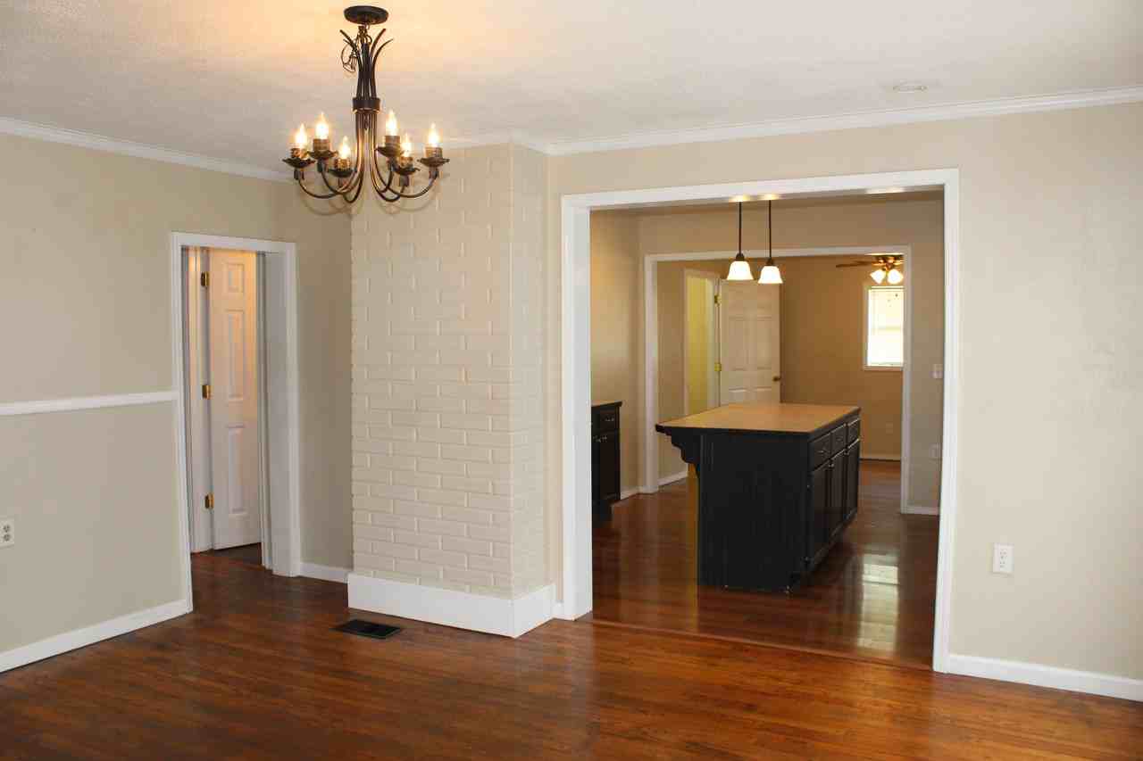 621 S 7th St - Photo 3 of 20