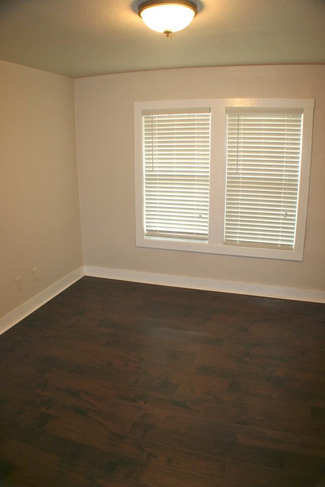 3239 Spring Ave - Photo 2 of 8