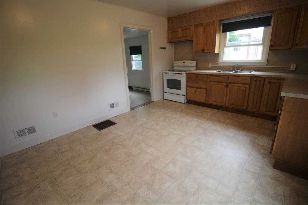 271 Pencroft Dr S - Photo 2 of 9