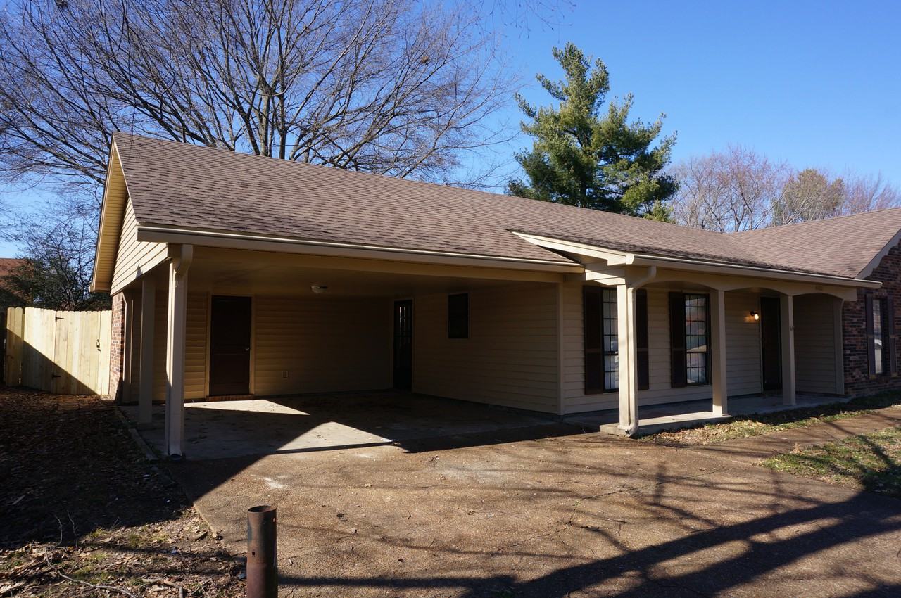 4483 Seven Valley Cv - Photo 2 of 16