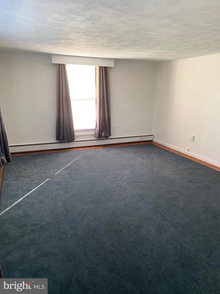 1020 Bridge Street Unit C - Photo 3 of 15