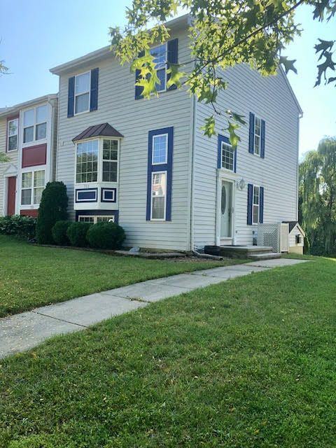 723 Mulligan Ln - Photo 2 of 16