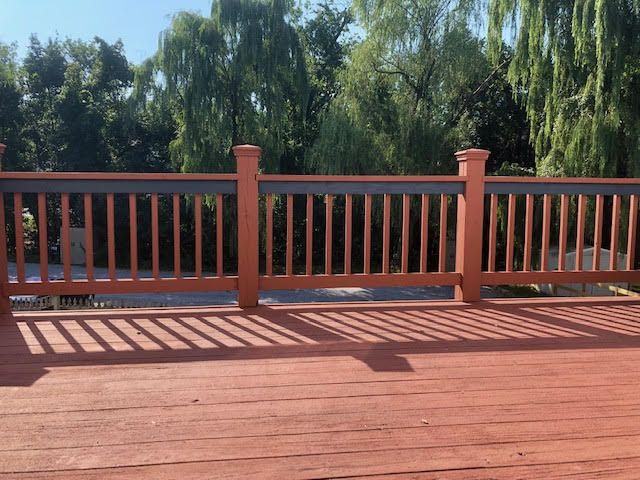 723 Mulligan Ln - Photo 3 of 16