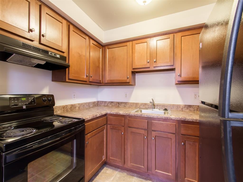 Dixon Manor Apartment Homes - Photo 3 of 10