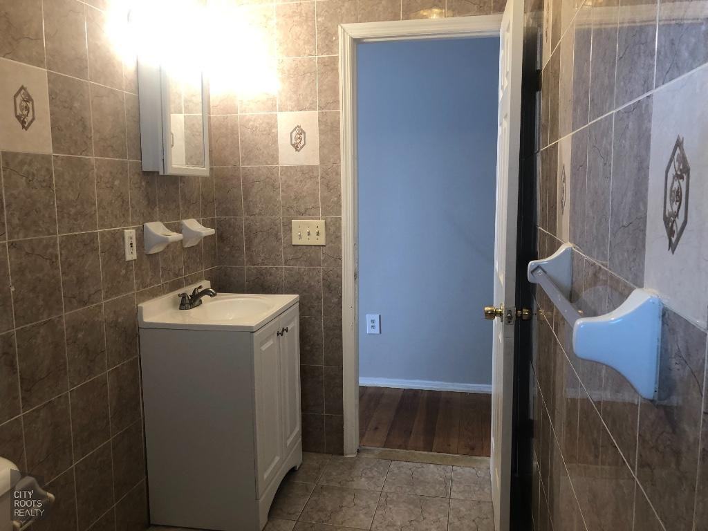 13521 135-21 140th St. #1 - Photo 3 of 9