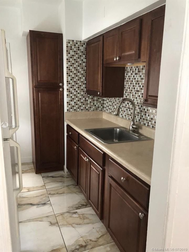 1193 Marseille Drive #4