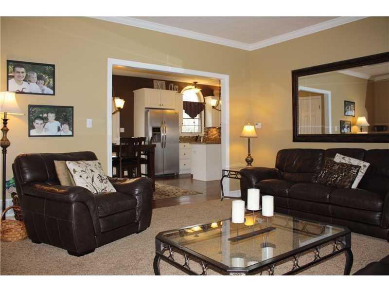 106 Fox Run Dr - Photo 2 of 25