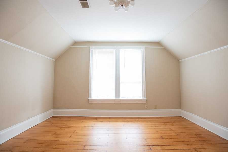 1704 East Bradford Avenue #3rd floor - Photo 2 of 10