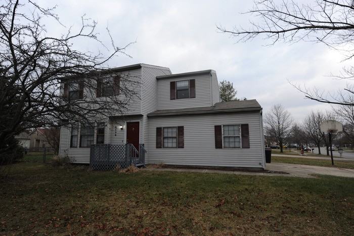 2438 Fernwood Avenue - Photo 2 of 9