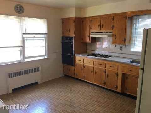 33 Webster Pl - Photo 2 of 19