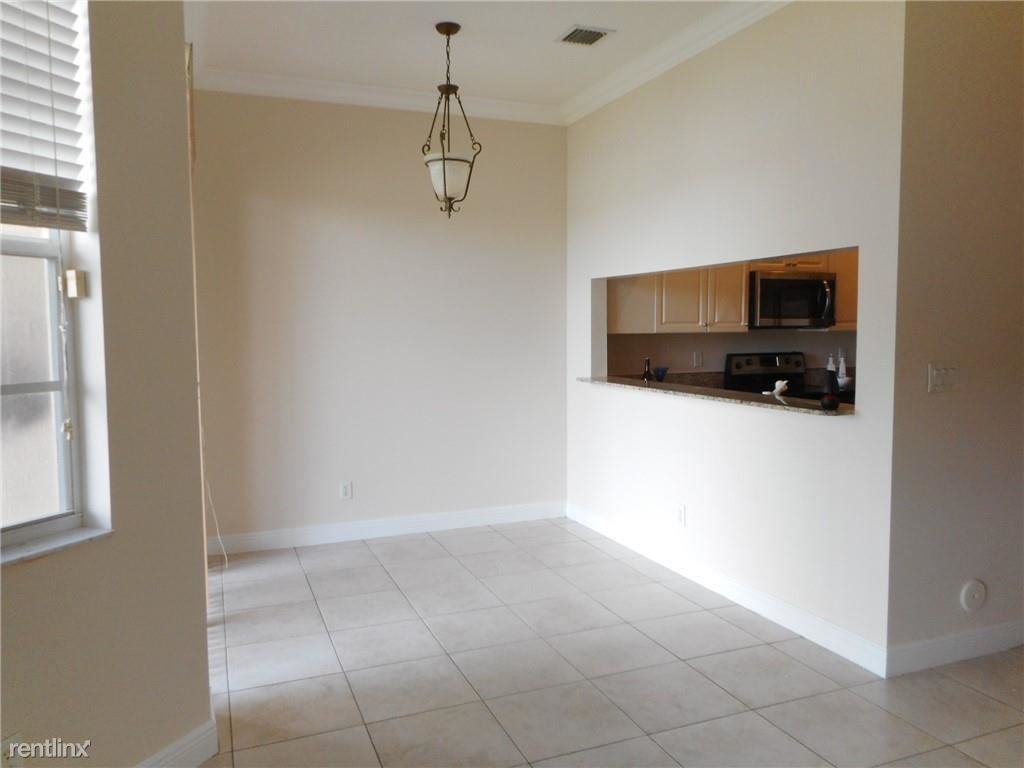 3512 Parkside Dr #3512 - Photo 2 of 10