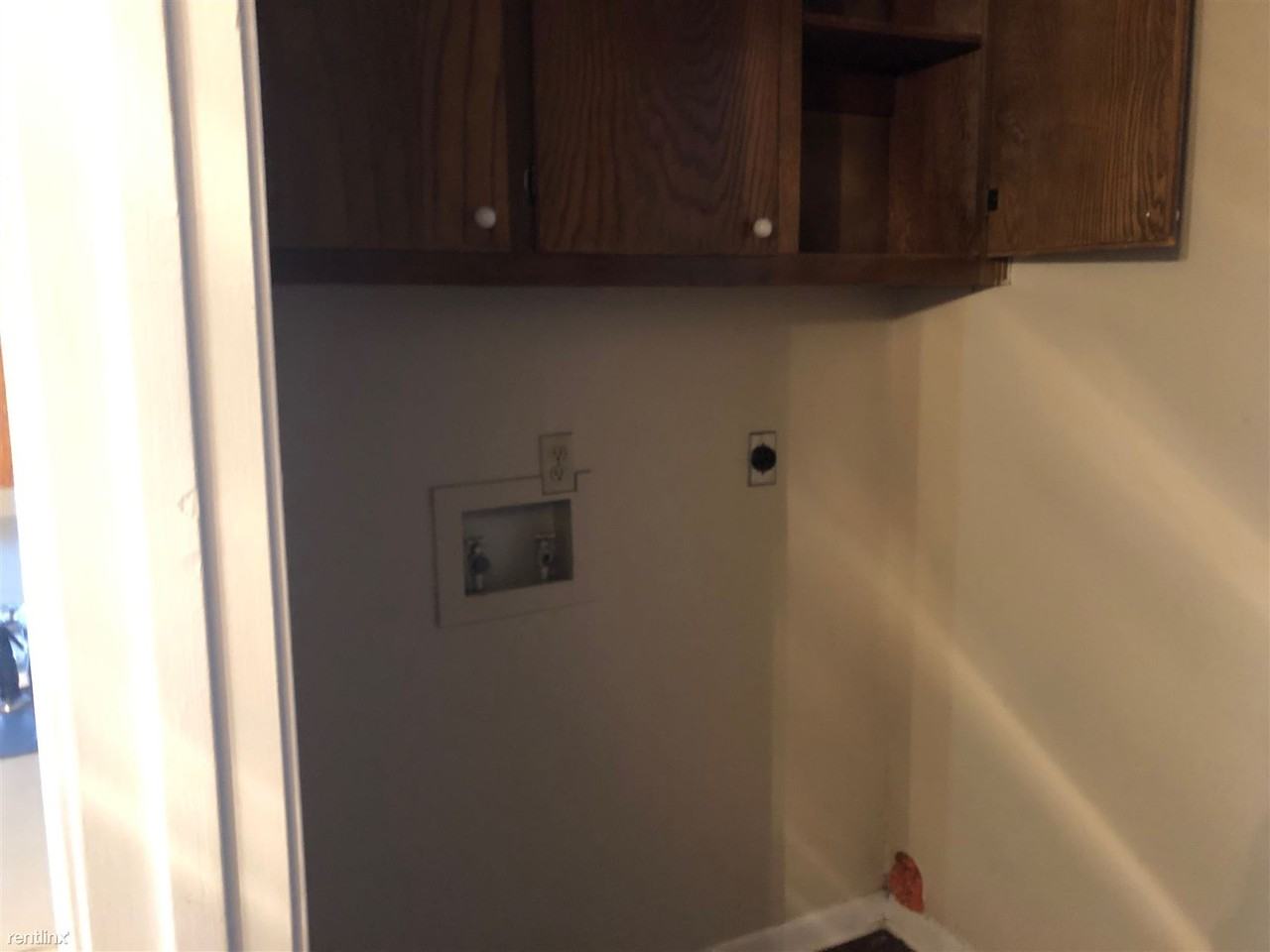 908 Navajo Trl - Photo 2 of 7