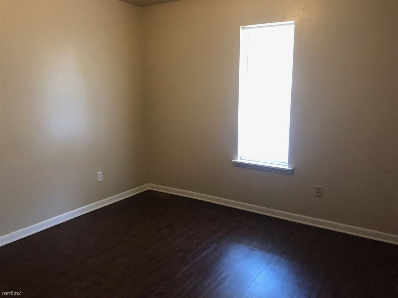 819 Navajo Trl - Photo 2 of 5