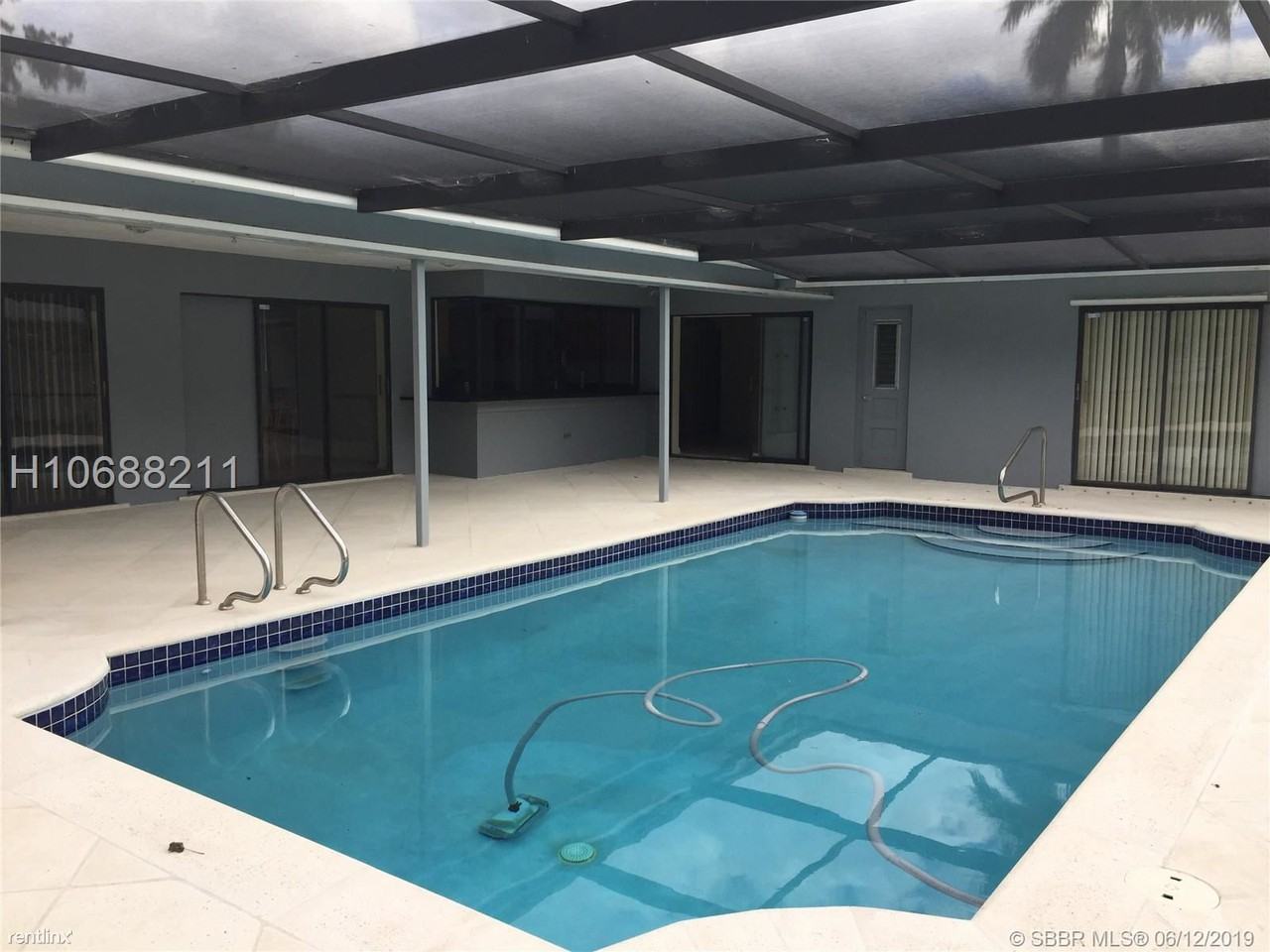 6980 Sw 10th St - Photo 2 of 2