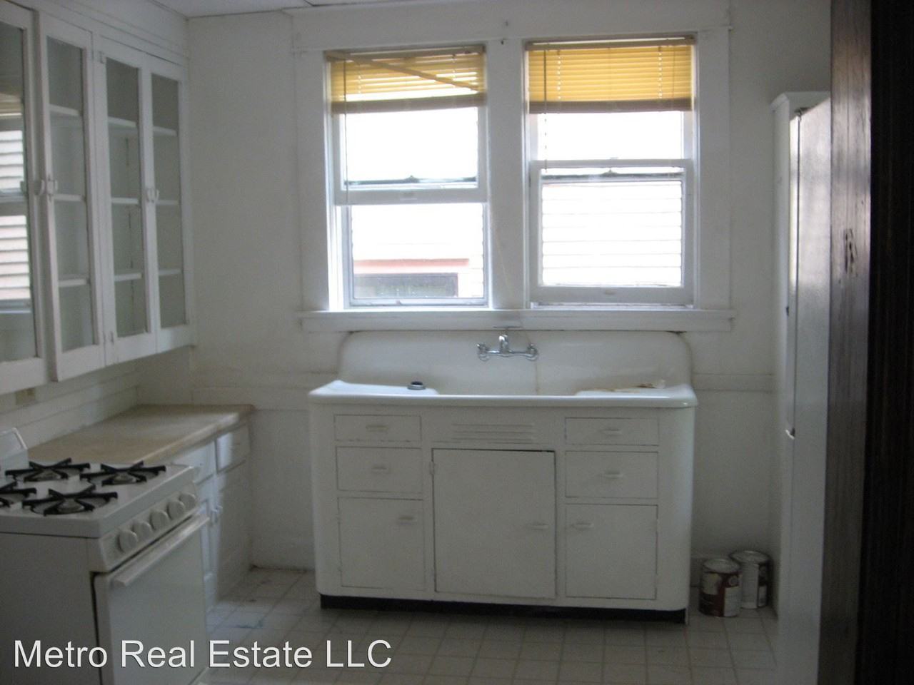 339 W Creighton Ave - Photo 3 of 13