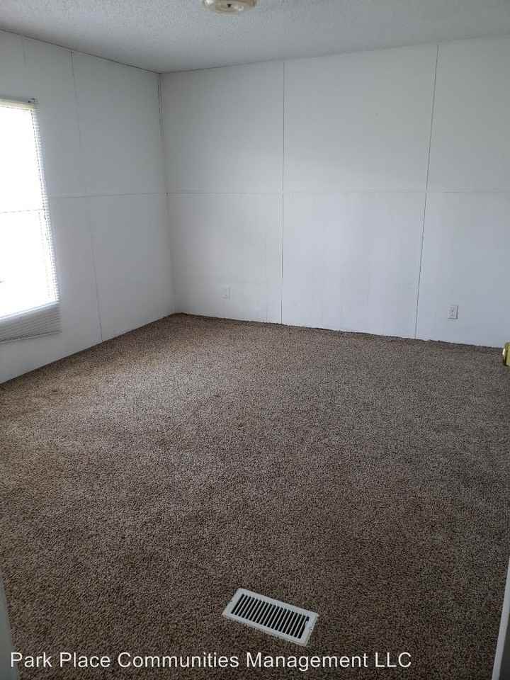 608 Main Street 01-22 - Photo 2 of 4