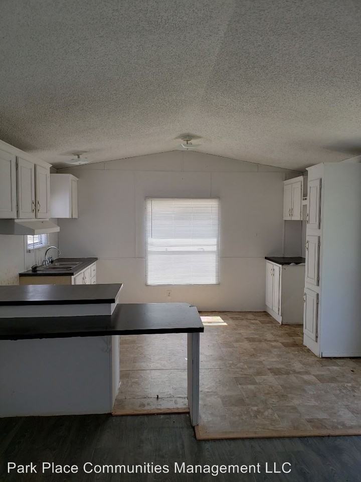 608 Main Street 01-22 - Photo 3 of 4