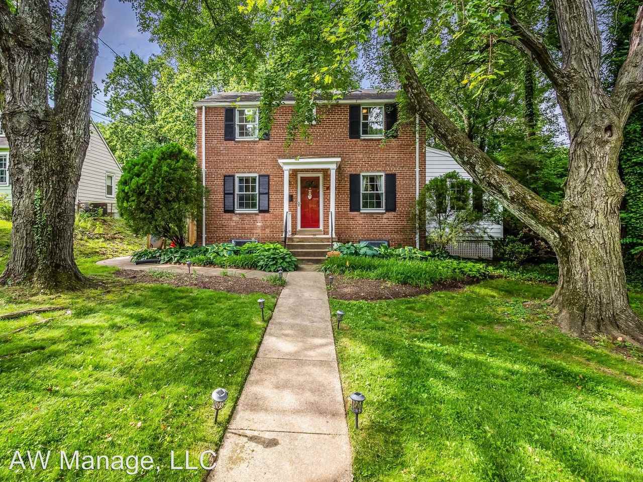 4604 Jones Bridge Rd, Bethesda, MD 20814 3 Bedroom House for 3,290