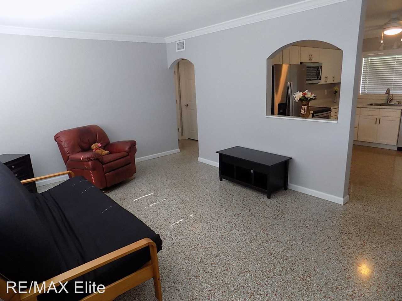 820 Hickory St - Photo 3 of 19