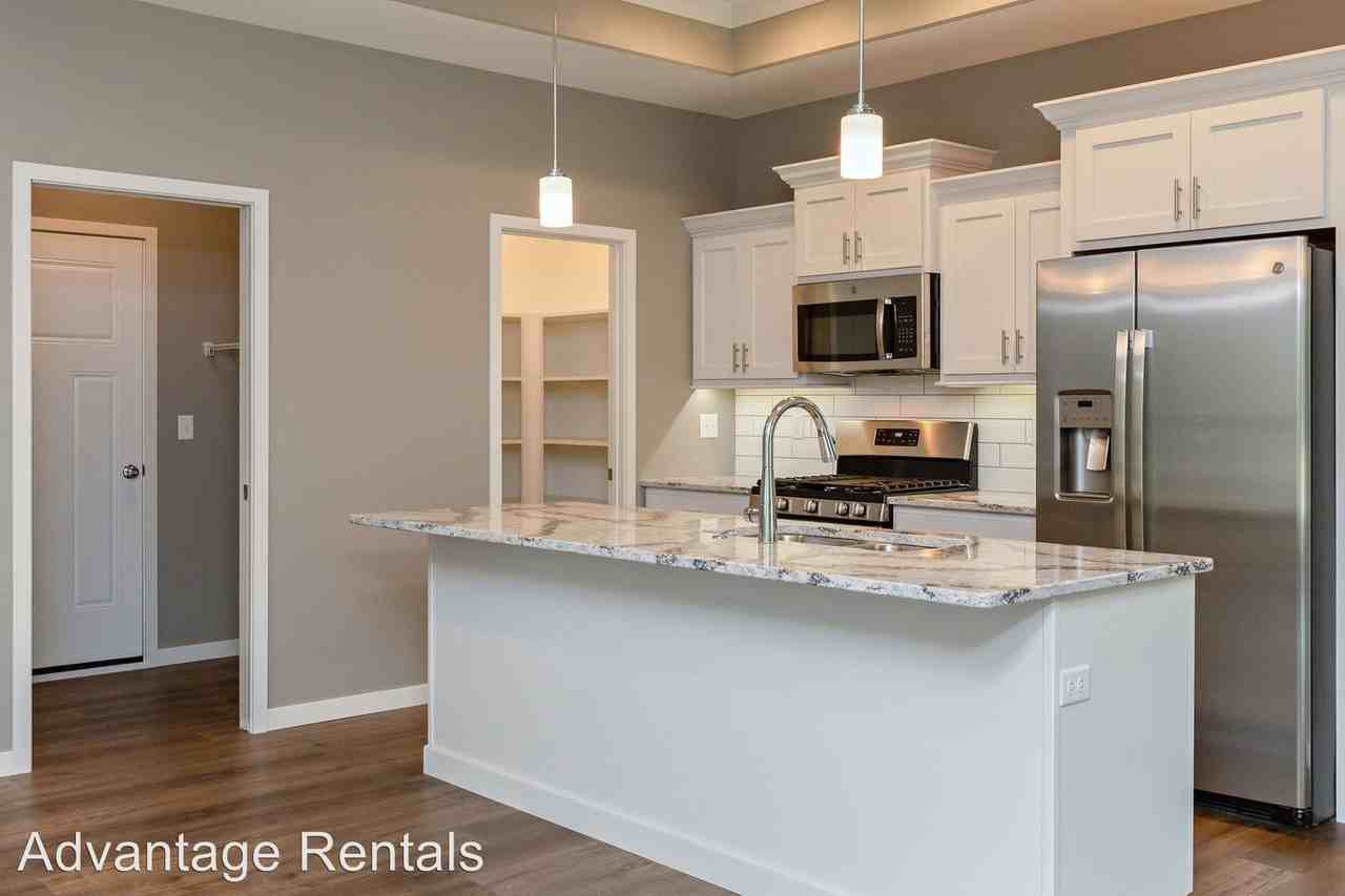 572 Fawn Avenue - Photo 3 of 17