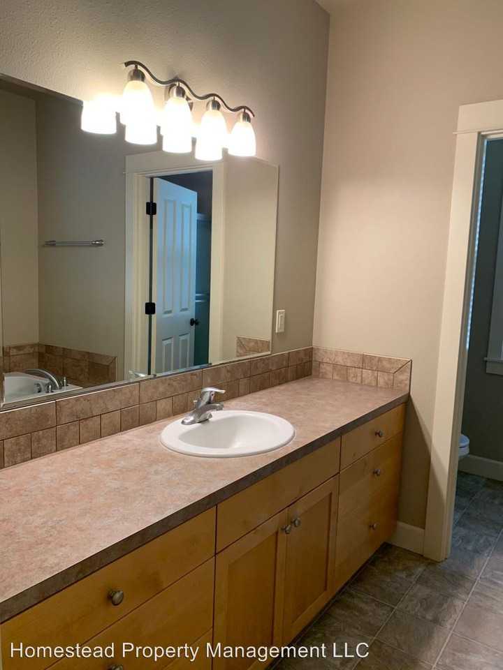 1826 E. Sterling Dr. - Photo 3 of 46