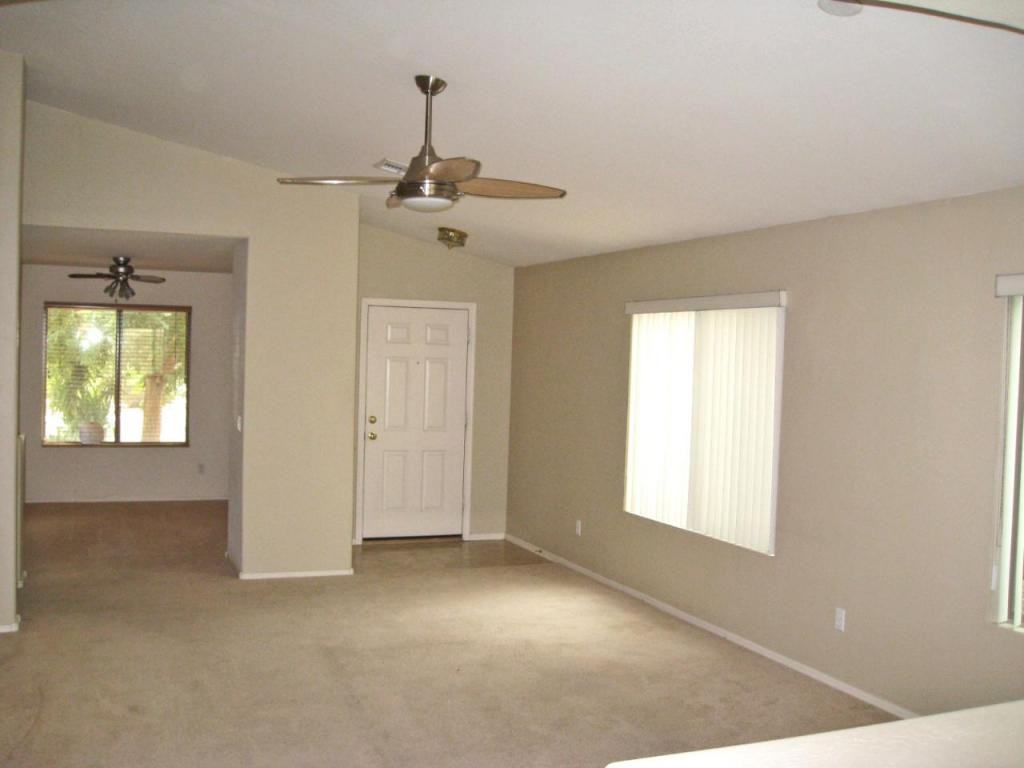 16644 W Cottonwood St - Photo 3 of 5