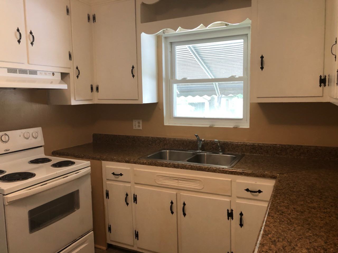 312 Sunset Dr - Photo 6 of 14