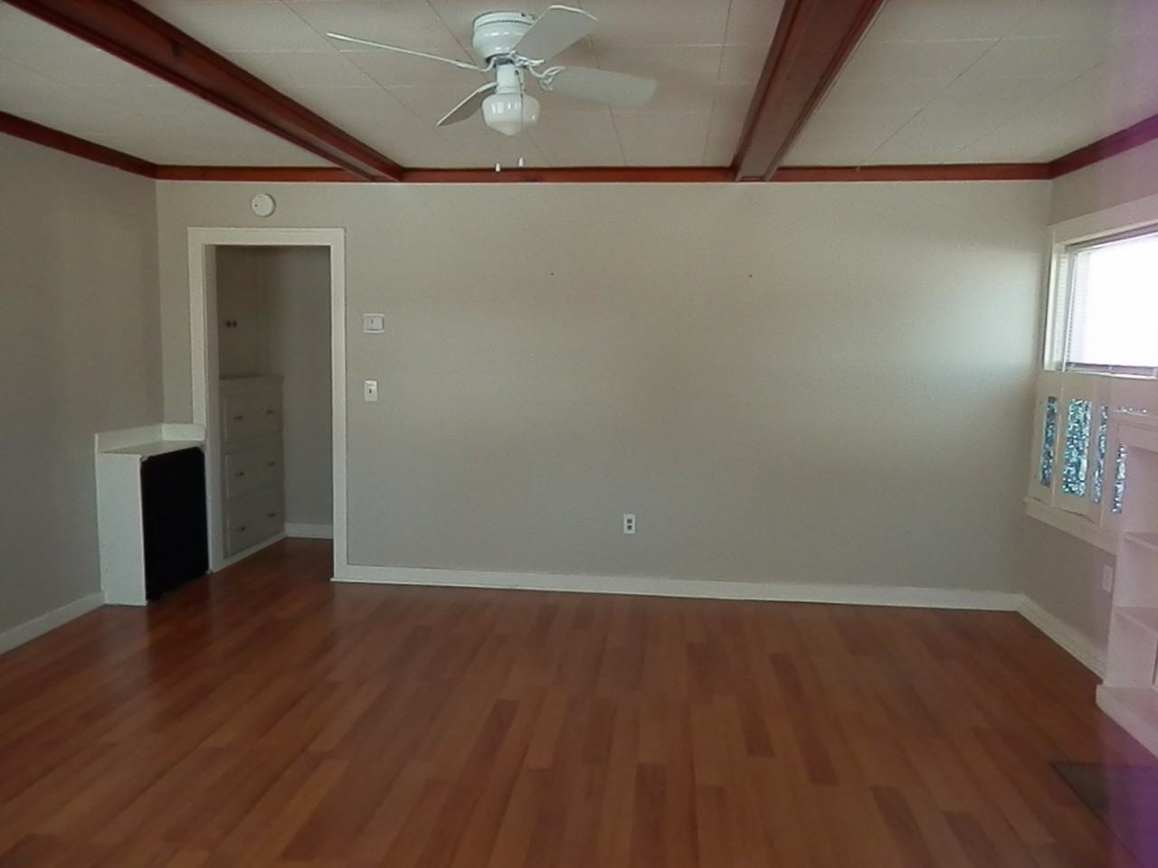 1842 Cherry St - Photo 2 of 6