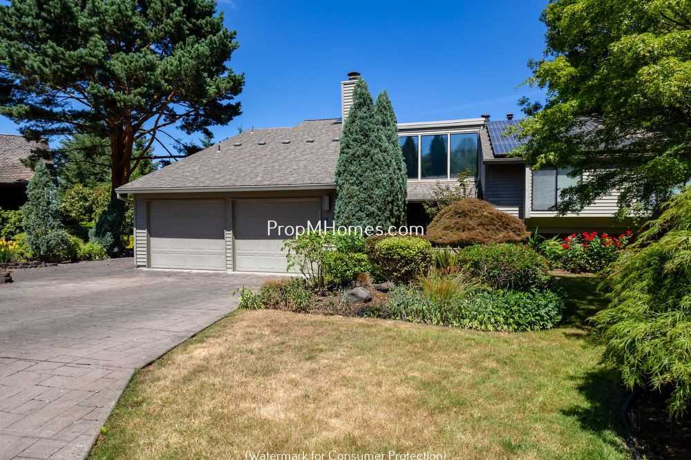 11825 Sw Wildwood Street - Photo 2 of 34