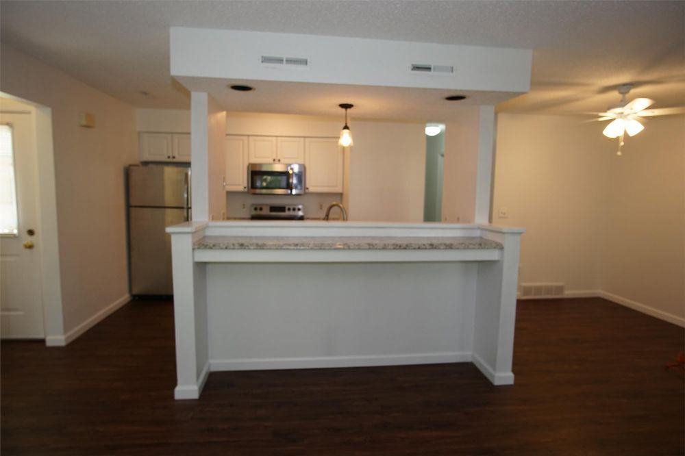 111 Yorktown Drive - Photo 2 of 10