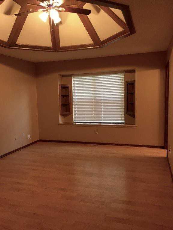 7501 NW 115th St - Photo 3 of 16