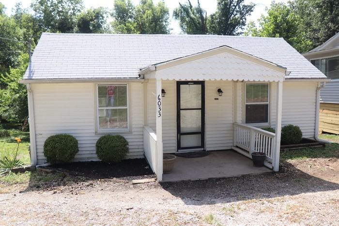 6033 Northeast Vivion Road - Photo 2 of 20