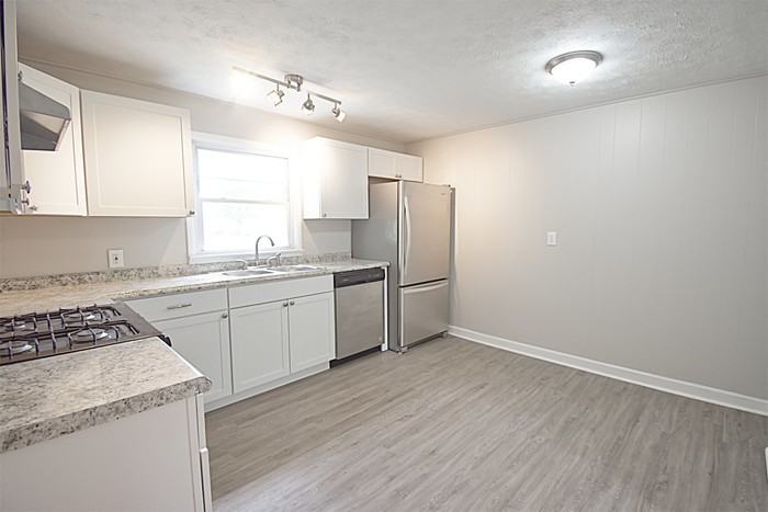 4214 Tapper Road - Photo 3 of 11