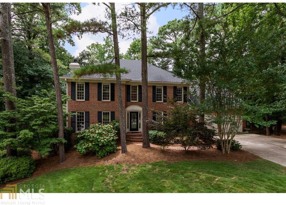 305 S Talbot Ct - Photo 2 of 29