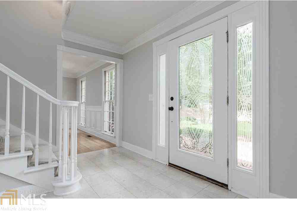 305 S Talbot Ct - Photo 3 of 29