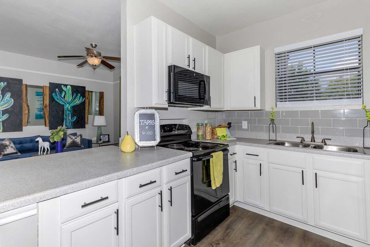 The Benton - Photo 2 of 43