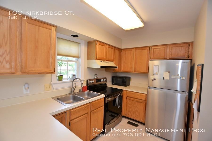 100 Kirkbridge Ct. - Photo 2 of 27