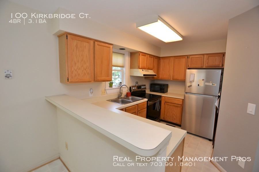 100 Kirkbridge Ct. - Photo 3 of 27
