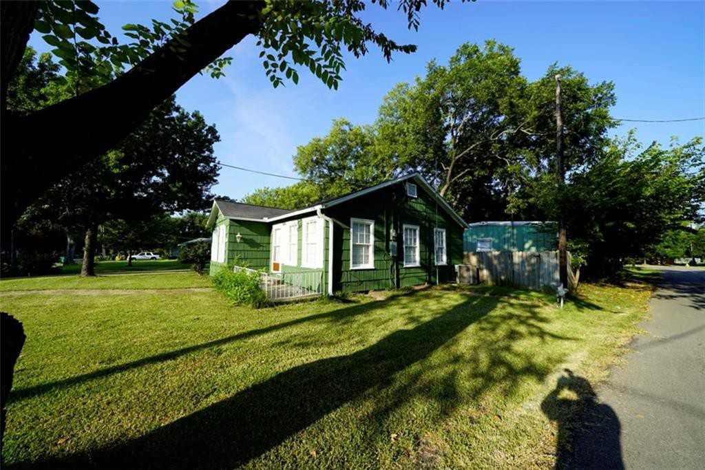 705 N Washington Street - Photo 3 of 25