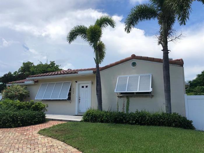 305 Gulfstream Drive - Photo 2 of 17