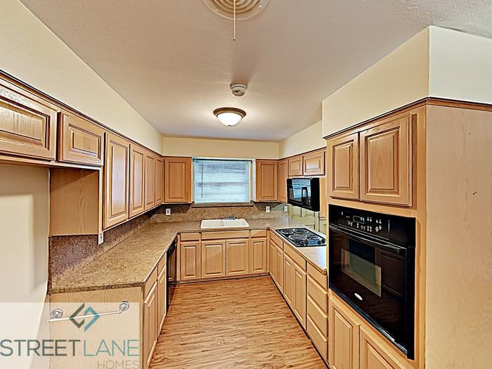 714 Wyche Drive - Photo 3 of 16