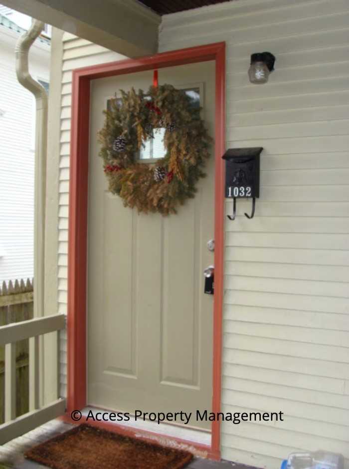 1032 Chester Street Southeast - Photo 2 of 16