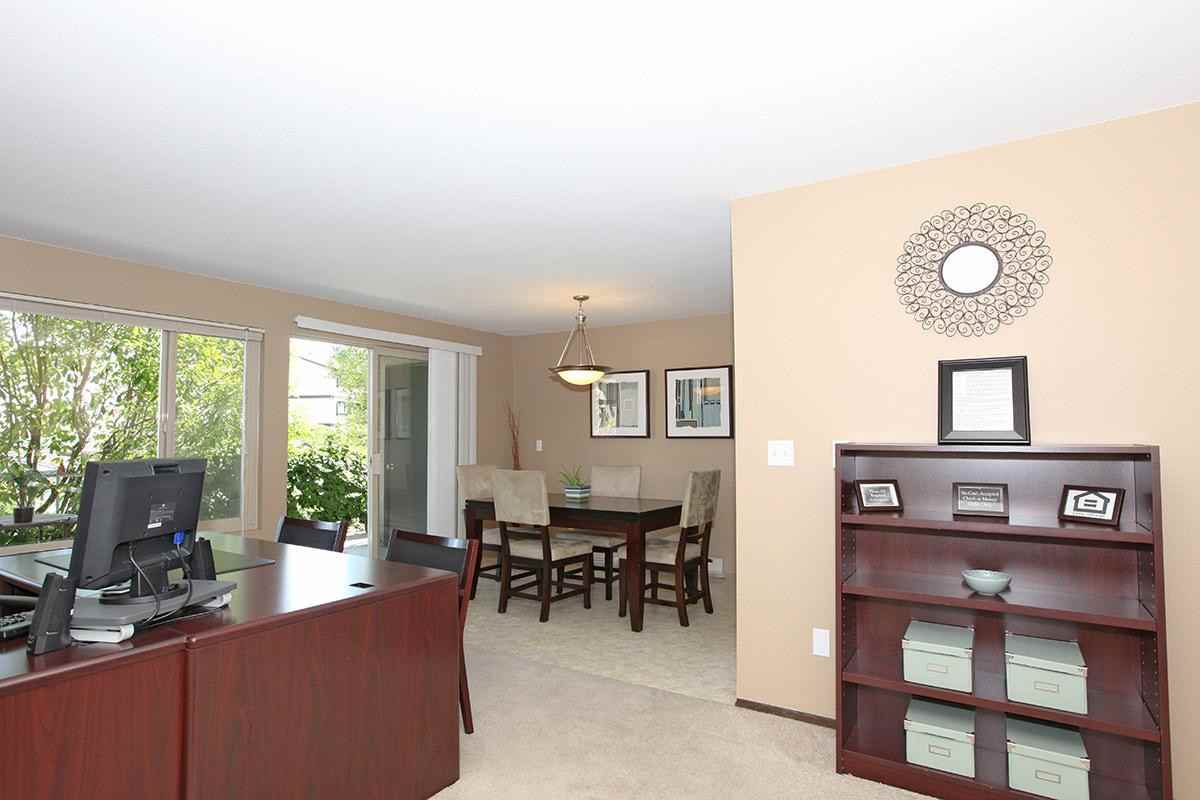 Chateau Apartments - Photo 3 of 32