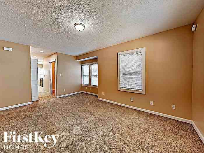 8219 Wayne Avenue - Photo 2 of 14
