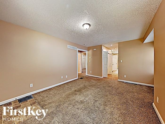 8219 Wayne Avenue - Photo 3 of 14
