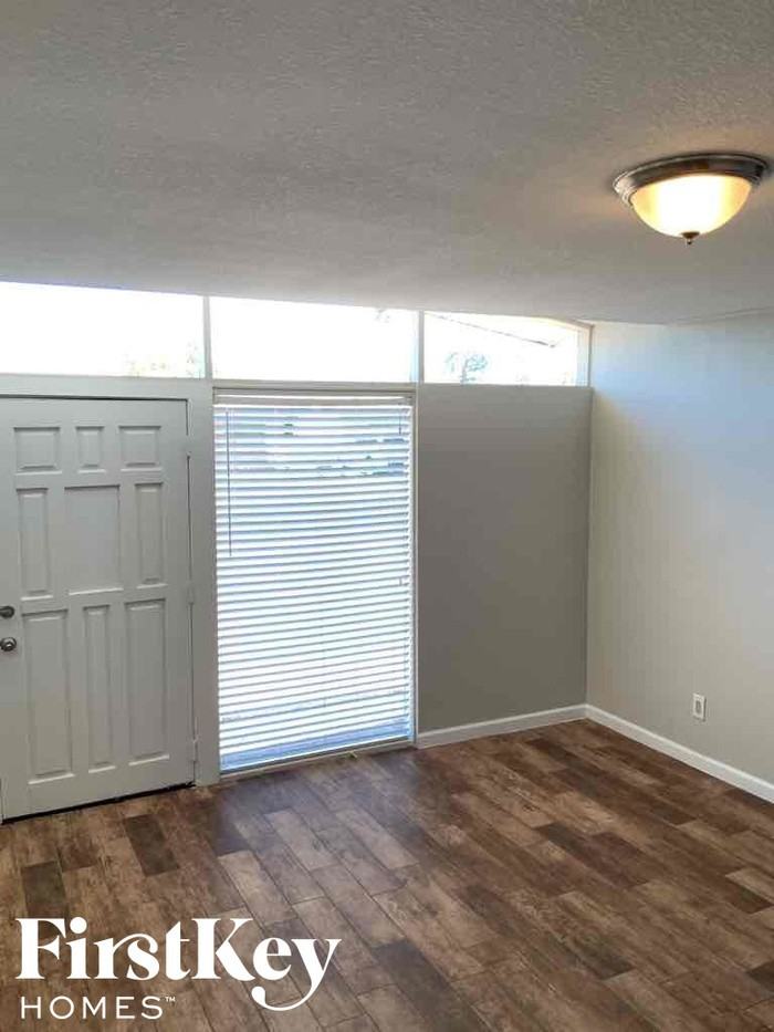 3013 W Mandalay Ln - Photo 2 of 19