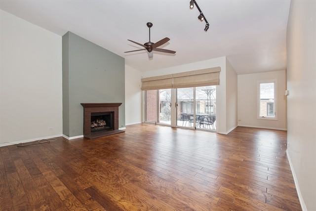 19W285 19w285 Palace Green - Photo 2 of 8