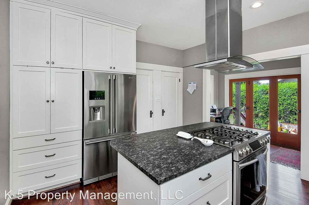 1721 Ne 37th Ave - Photo 2 of 19