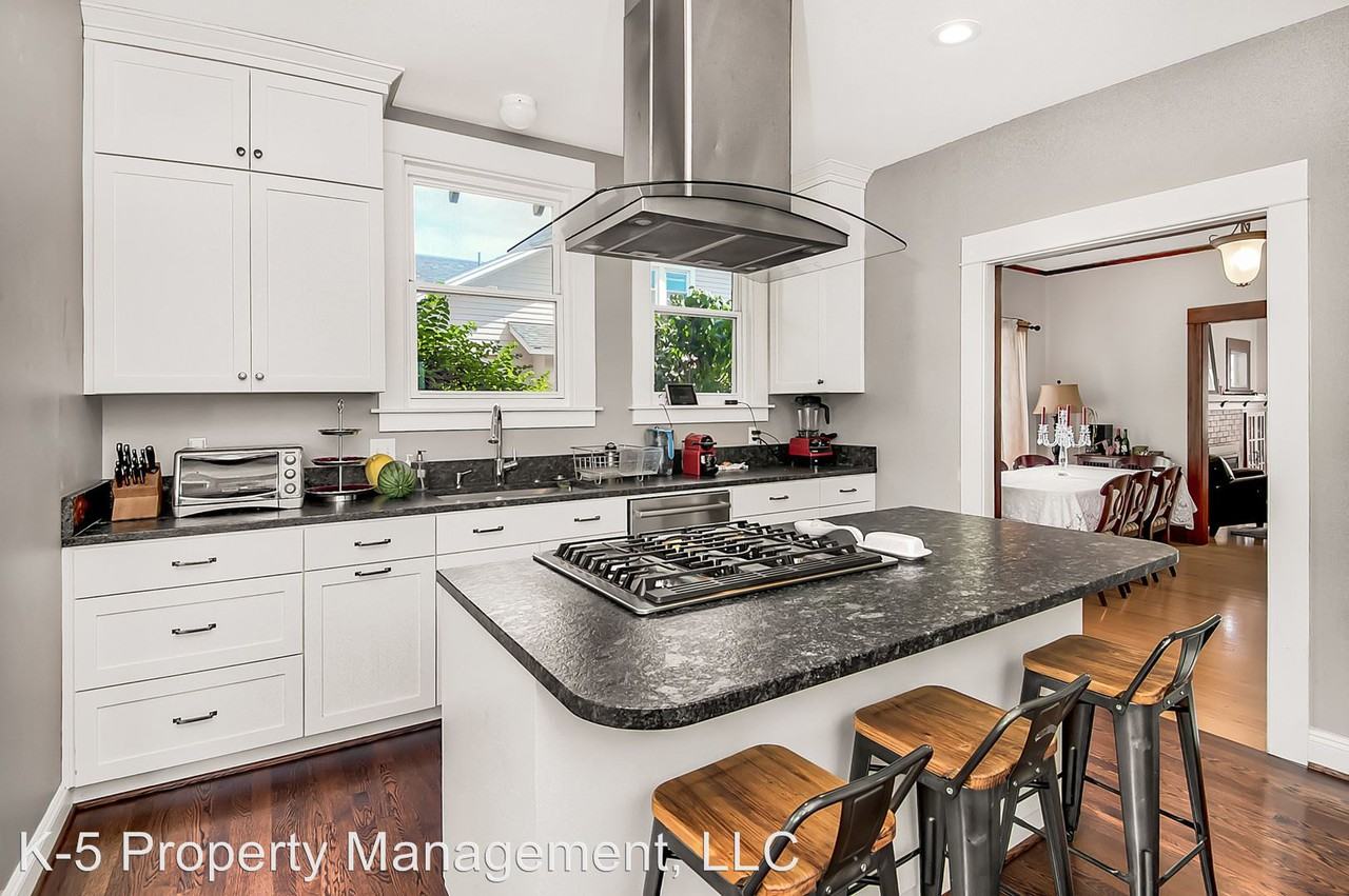 1721 Ne 37th Ave - Photo 3 of 19