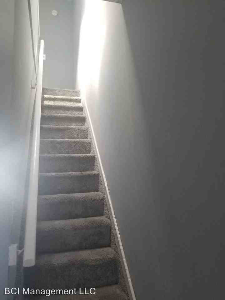 512 North Curley Street - Photo 3 of 5